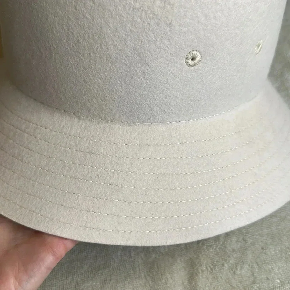 PHENIX Retro Wool Felt Cloche Style Hat in Ivory Chic Lady Neutral, Size OS‎